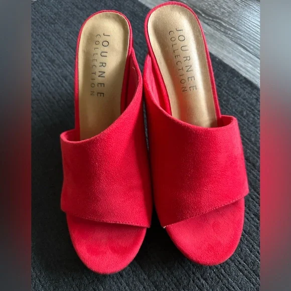 Journee Collection Women's Red Slide Sandals- Size 7 1/2 - Picture 2 of 10